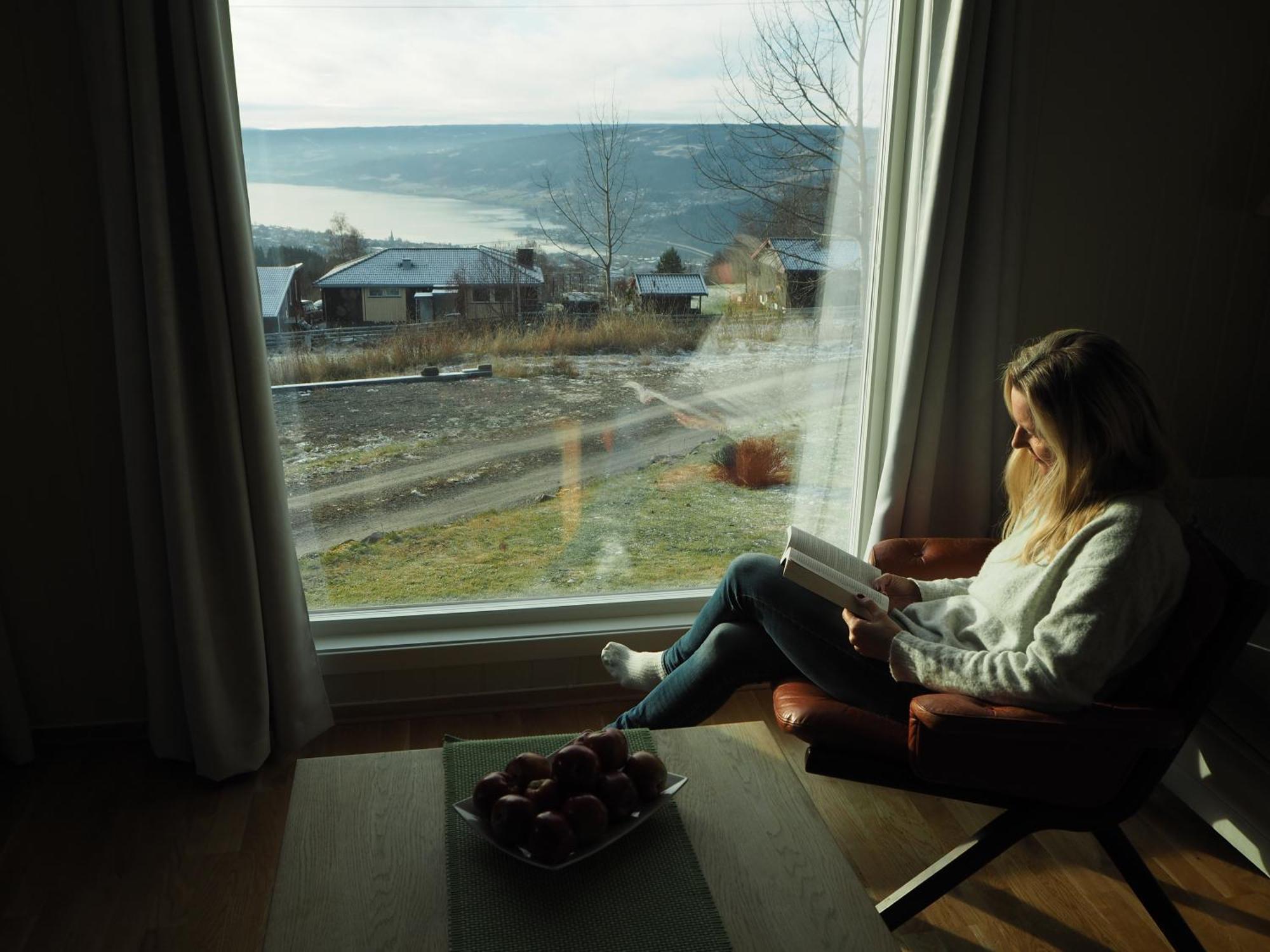 Cabin With Great View Close To Town And Ski Area Лилехамер Екстериор снимка