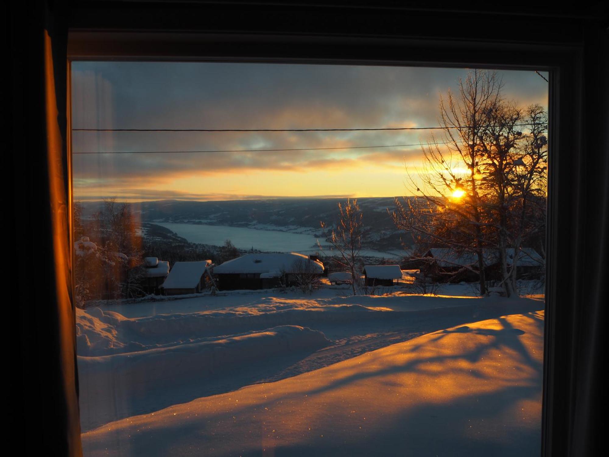 Cabin With Great View Close To Town And Ski Area Лилехамер Екстериор снимка